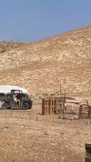 מתנחלים עורכים סיורים פרובוקטיביים בח'רבת סמרה שבצפון בקעת הירדן, במקביל להימצאות מאחז התנחלויות ליד אוהלים…
