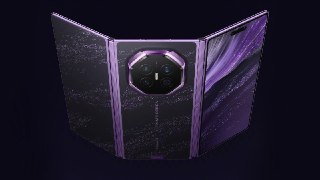 В мире есть четыре «трикладушки», и три из них — от HuaweiHuawei представила Mate XT 2. Третье поколение «трикладушки» сильно отличается от предшественников — смартфон теперь складывается буквой G, как Galaxy Z TriFold.Обновлений много: корпус стал тоньше 