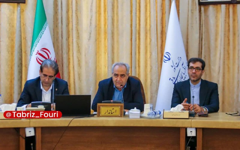 تبریز فوری: ضرورت انتقال ارزش‌ها و تجربیات نسل‌های گذشته به جوانان🔹استاندار آذربایجان شرقی با اشاره به اینکه جمعیت جوانان و نوجوانان