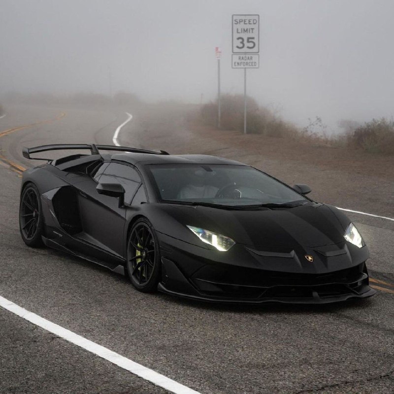 Lamborghini Aventador SVJ 6