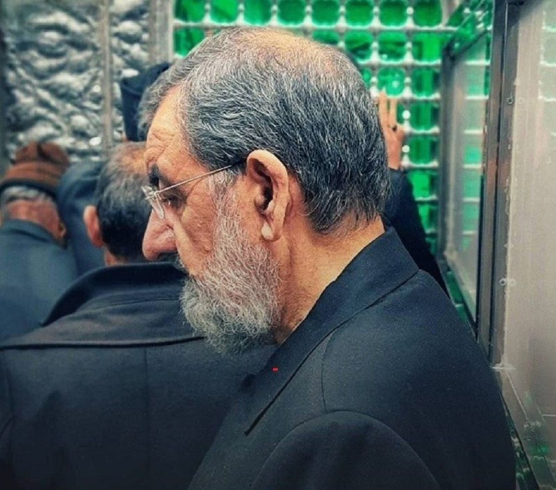 ایران نیوز: 🔴 دبیر شورای عالی امنیت ملی در لباس خادمی امام رضا علیهالسلام@IRanNews