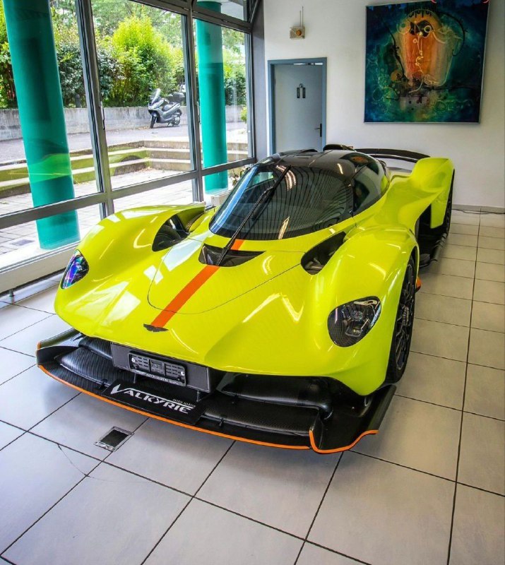 Aston Martin Valkyrie (58 из 150)