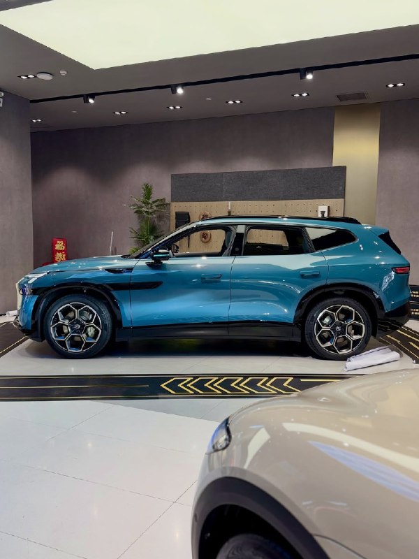 Новый Volkswagen ID.UNYX 08 — полноразмерный электрический внедорожник с запасом хода 730 км. 2
