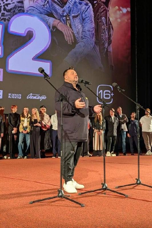 Сергей Жуков признался, что всю жизнь слышит шутки про свой вес, но теперь они е