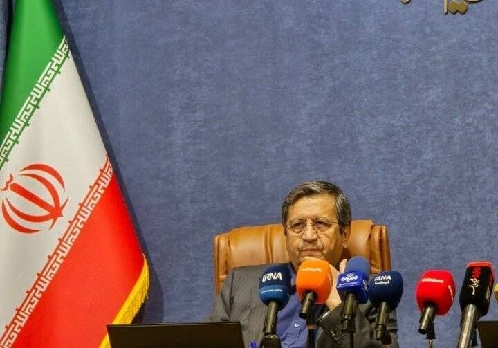 روزنامه ایران: ⭕ همتی: ثبات نسبی به اقتصاد بازگشت🔹رئیسکل بانک مرکزی با تأکید بر پایداری در برابر جنگ روانی و تلاش آمریکا برای تحریک ان