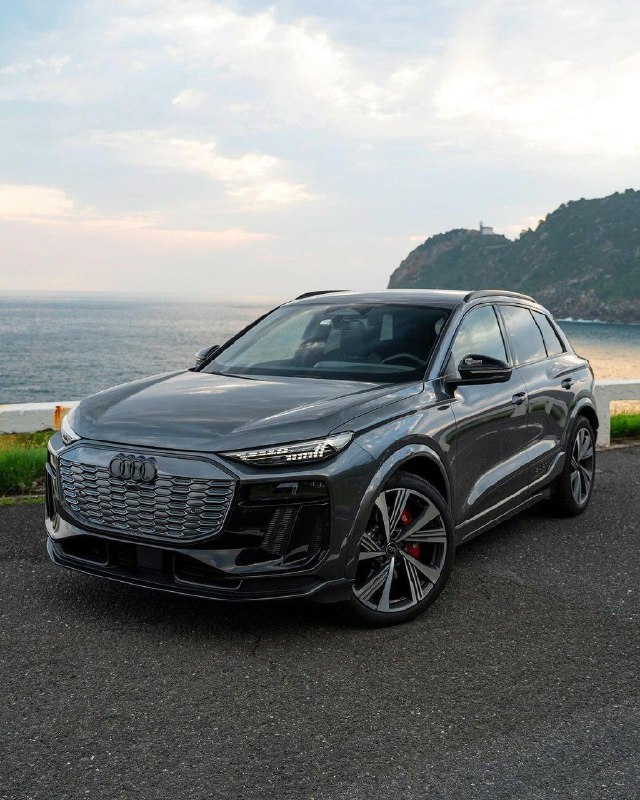 2025 Audi SQ6 e-tron quattro