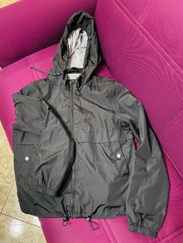 Куртка ветровка Waikiki, р-р S. Цена 10 лари. — фото 1