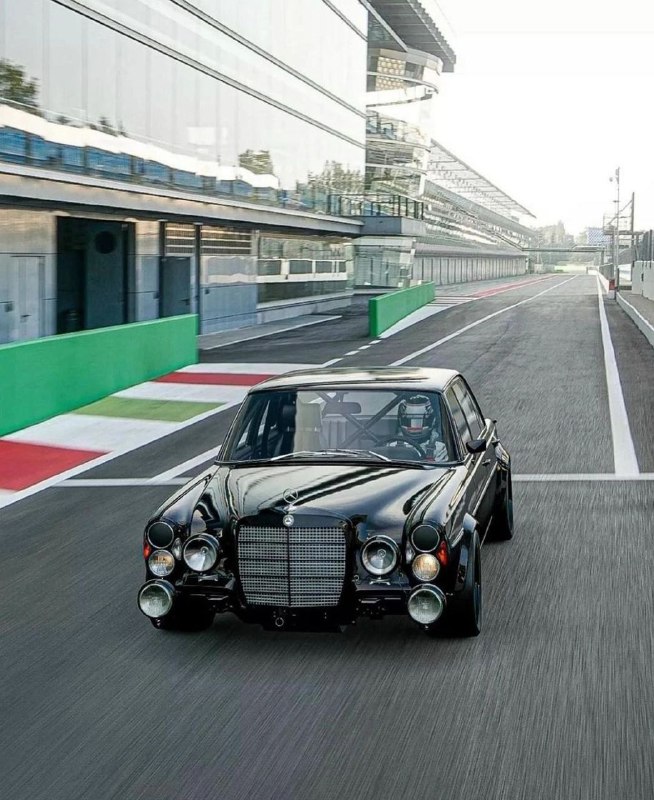 Mercedes 300 SEL 63 AMG 5