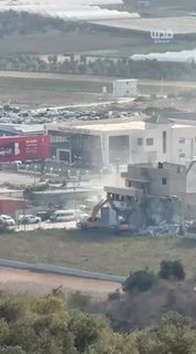 דחפורי כיבוש מתחילים בפעולות הריסה בתחנת עראבה, דרומית מערבית לג'נין.