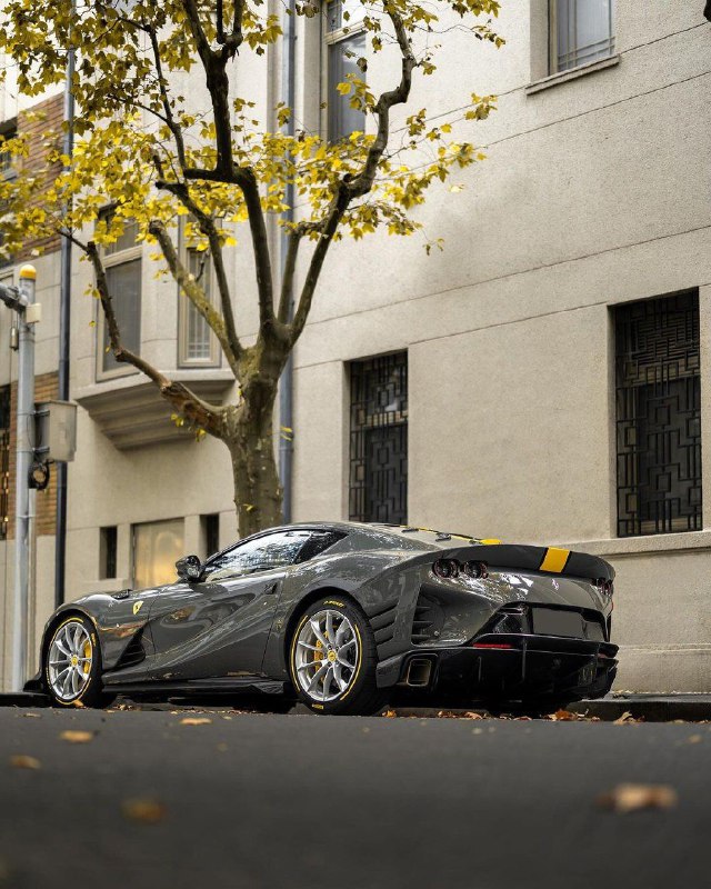 ferrari 812 competizione 7