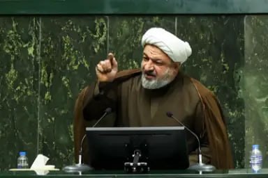 Zoomit | زومیت: حمید رسایی: کالابرگ مرداد بعضی گروهها قرار است شهریورماه واریز شودحمید رسایی، نماینده مردم تهران در مجلس، با انتقاد از