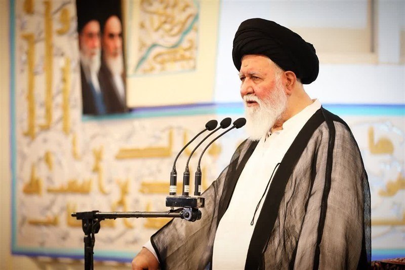 عصر ایران: علم‌‌ الهدی:🔹 کسی با مذاکره و فعالیت دیپلماسی مخالف نیست.🔹 مسئله این است که آیا مذاکرات و دیپلماسی باید تابع میدان باشد 