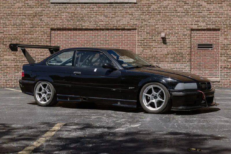 1995 BMW M3 Coupe в 5-ступенчатой механике всплыл как “NASA track car” — и это н