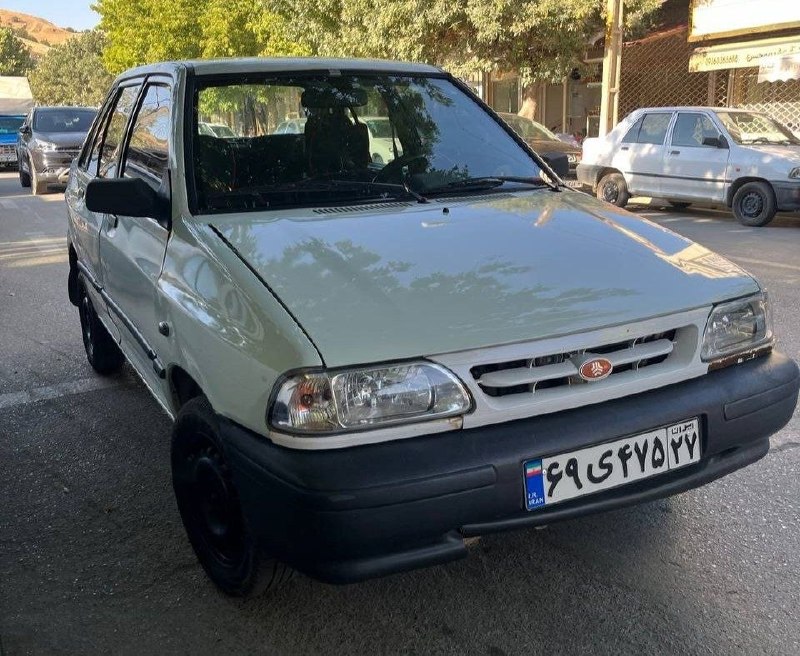 🚘کانال ماشین 🚘: پراید مدل ۸۱کاربراتدوره رنگ شاسی جلو ترک و جوش عقب سالمبیمه ۲ماهموتور دود آبی دارد لاستیک ۸۵درصدقیمت :۲۳۰میلیونتماس09143
