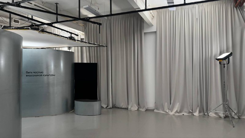 «Быть частью визуальной культуры»Я в гостях у фотостудии STATION studio. Место, в котором создаются лица многих брендов и компаний Санкт-Петербурга и не только. Пространство, в котором я и мои коллеги чувствуют себя как рыбы в воде! Мы большое комьюнити, the way you see.Надеюсь и хочется верить, теперь 26.09 — это традиция 🫵🏻💙«Быть частью визуальной культуры»Я в гостях у фотостудии STATION studio. Место, в котором создаются лица многих брендов и компаний Санкт-Петербурга и не только. Пространство, в котором я и мои коллеги чувствуют себя как рыбы в воде! Мы большое комьюнити, the way you see.Надеюсь и хочется верить, теперь 26.09 — это традиция 🫵🏻💙