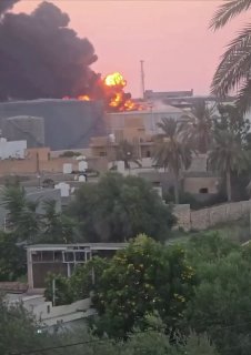 לוב: פיצוצים במיכל דלק בבית הזיקוק זאוויה בלוב, ואופי הפיצוצים טרם ידוע