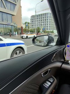 A motorcade bearing license plates used by US diplomats was spotted by local residents traveling through Moscow.