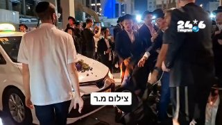 🇮🇱 המפגינים חסמו את המונית שאספה את אחד ממארגני האירוע, מפגין אחד נעצר.