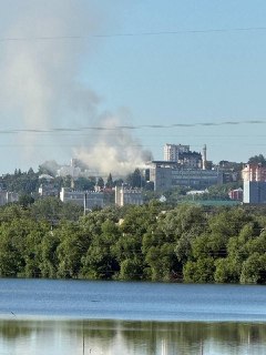 ВСУ нанесли удары по предприятиям в Пензе и Уфе🔵 Пенза. Об ударах украинских беспилотников по городу сообщил губернатор региона Олег Мельниченко. По его словам, никто не пострадал, повреждения получили линии электропередач и недостроенное здание.Беспилотни