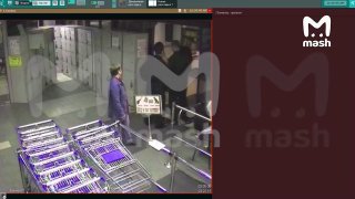 Умные ИИ-камеры, которые будут бороться с драками в ТЦ и на заводах, появятся в России. Если изобретение увидит, что человек вот-вот закипит и даст кому-то тумаков, — вызовет полицию или охрану.По данным Mash, технологии на базе искусственного интеллекта а