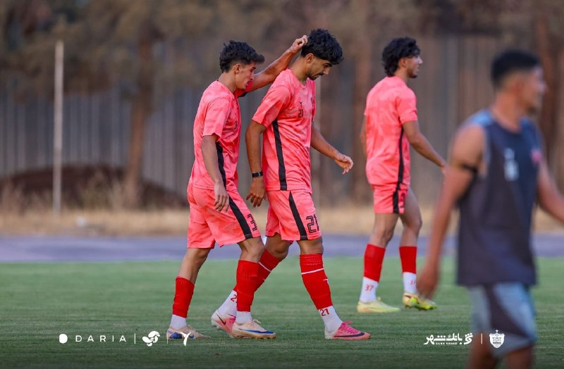 هت تریک با مزدک میرزایی: برتری پرسپولیس در دیداری دوستانهامروز در دیداری تدارکاتی، پرسپولیس مقابل تیم امید ایران با نتیجه ۲-۰ به برتری رسید.پوریا