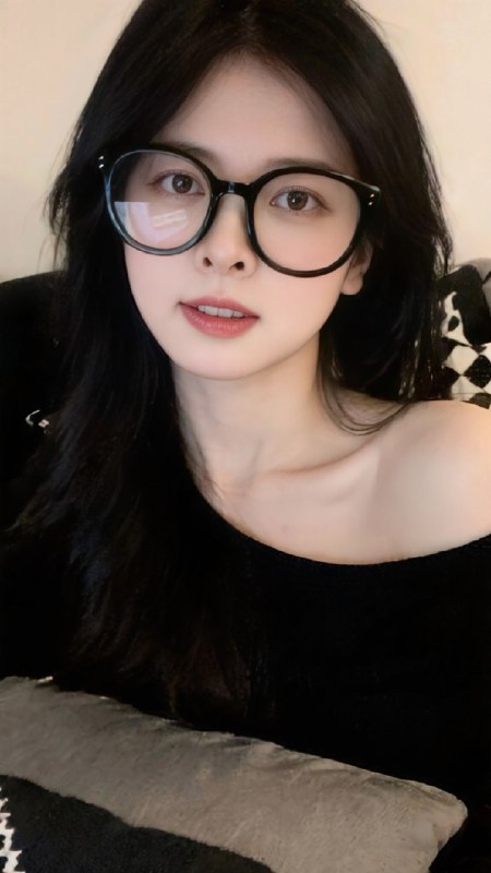 我，一个AI科技博主，春节期间被跳舞的姐妹们安利了一个AI产品——星绘逻辑和妙鸭一样，上传自己的自拍照创建分身，然后主页一大堆模板一键做同款，注册有60积分，可以做30张图生成非常快，1分钟1张，开会员后10秒一张，大概会有1/3的概率像我，我和我的小姐妹都玩high了而且都付钱了……（29块钱包月1080积分，可以做540张图，去水印）准备挑一张做屏保了，瘦20斤之后我就长这样🙏我，一个AI科技博主，春节期间被跳舞的姐妹们安利了一个AI产品——星绘逻辑和妙鸭一样，上传自己的自拍照创建分身，然后主页一大堆模板一键做同款，注册有60积分，可以做30张图生成非常快，1分钟1张，开会员后10秒一张，大概会有1/3的概率像我，我和我的小姐妹都玩high了而且都付钱了……（29块钱包月1080积分，可以做540张图，去水印）准备挑一张做屏保了，瘦20斤之后我就长这样🙏