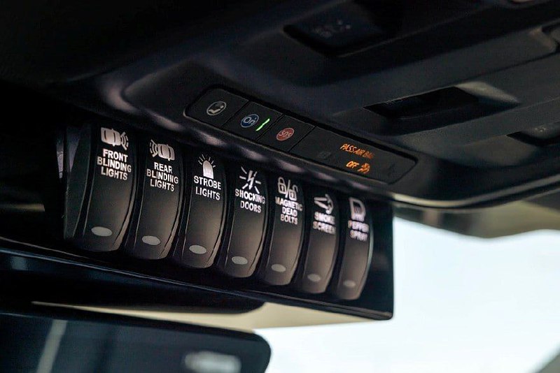 Из Cadillac Escalade сделали бронированный Rezvani Arsenal 4