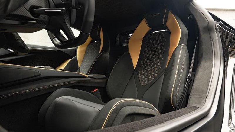 Немецкое ателье Mansory доработало новую Lamborghini Revuelto 3