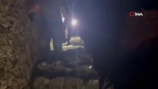 שלושה רוסים שנתקעו במבצר מימי הביניים חולצו בטורקיה על פי דיווחים בתקשורת המקומית, תיירים מהפדרציה הרוסית י…