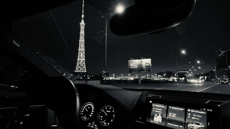 Не спеша возвращаюсь к себе, как фотограф. Для тех, кто не знал, до волос я плотно занималась фотографией — целых 8 лет.  Найдя свой стиль и внутреннее вдохновение, примерно в тот же момент я решила оставить фотографию в прошлом и полностью посвятить себя стрижкам и уходу за волосами.  После перерыва в 10 лет я решила вспомнить свой стиль и продолжить заниматься фотографией. В поисках новых открытий в себе и чтобы не утратить этот талант навсегда.  А вы когда-нибудь задумывались, что именно вы хотели бы вернуть — мечты и увлечения?Не спеша возвращаюсь к себе, как фотограф. Для тех, кто не знал, до волос я плотно занималась фотографией — целых 8 лет.  Найдя свой стиль и внутреннее вдохновение, примерно в тот же момент я решила оставить фотографию в прошлом и полностью посвятить себя стрижкам и уходу за волосами.  После перерыва в 10 лет я решила вспомнить свой стиль и продолжить заниматься фотографией. В поисках новых открытий в себе и чтобы не утратить этот талант навсегда.  А вы когда-нибудь задумывались, что именно вы хотели бы вернуть — мечты и увлечения?