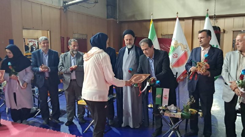 هیأت کاراته استان گیلان: ✅بازدید مسئولان فدراسیون کاراته از اردوی تیم ملی کاتای بانوان✔️مسعود رهنما، رئیس فدراسیون کاراته، به همراه فاطمه پورزمان