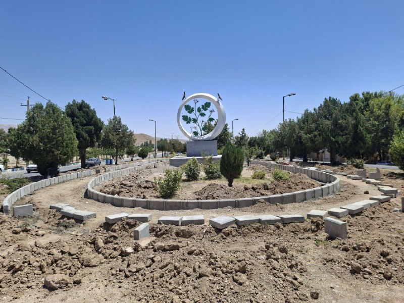 پایگاه خبری صدای نهاوند: 💠نهاوند، قطب تولید گشنیز کشور؛ المان گشنیز در میدان ورودی شهر نصب شد✴️ به گزارش صدای نهاوند، در راستای برندسازی محصول را