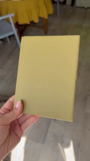 1 Раскрывается очень по-разному. Мне кажется этот цвет каким-то болотисто-бежевым. Вообще это мой фаворит. Я хочу кухню на даче выкрасить в этот цв... - изображение 5 - этот, цвет, telegram