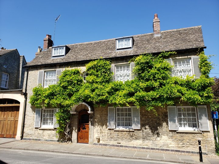 人傑地靈活士托(Woodstock)：邱吉爾的出生地