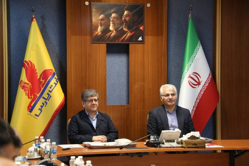 راه آهن ایران: *استمرار حمایت راهآهن از تولیدات داخلی/ نفت پارس در مسیر تأمین نیاز ناوگان ریلی*● دکتر ذاکری معاون وزیر راه و شهرسازی و