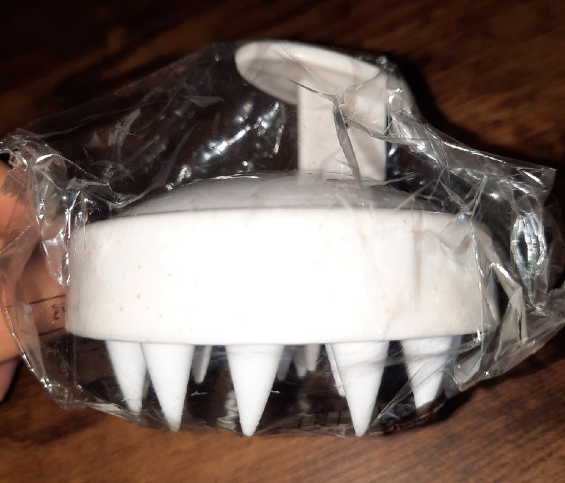 Силиконовая массажная щетка для головы 10 лари