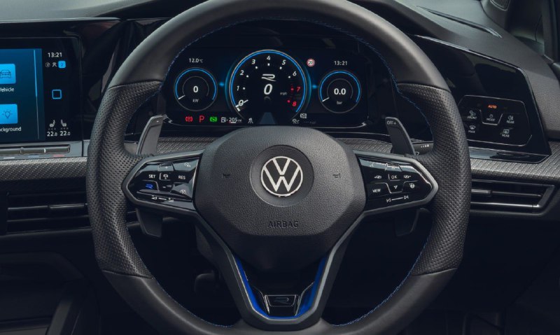 На Volkswagen подали в суд за опасные сенсорные кнопки на руле