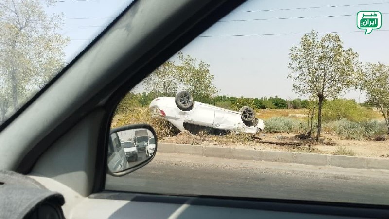 خبر اهواز: واژگونی خودرو در بلوار مدرس در محدوده کیان آباد اهواز @ahvaz_news24