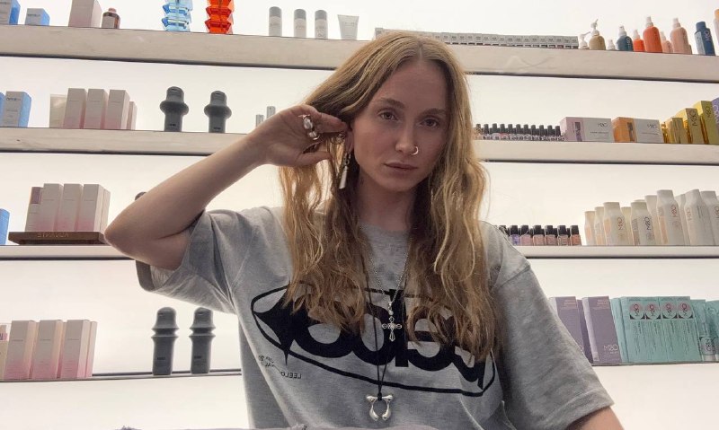 Я с Глашей заглянули в гости в штаб-квартиру SENECA — это настоящее вдохновение для мастера! Представьте себе современный офис, где каждая деталь отражает ценности бренда, культурные традиции и стремление к инновациям ❤️‍🔥Нас встретила Натали, представитель бренда Maria Nila, которая с теплотой и увлечением рассказывала о том, как компания сохраняет свои корни, при этом постоянно развиваясь и внедряя новые идеи на рынке России. Это посещение оставило у нас массу ярких впечатлений и еще больше уверенности в том, что компания идет по пути гармоничного сочетания традиций и трендов 🙌🏻Я с Глашей заглянули в гости в штаб-квартиру SENECA — это настоящее вдохновение для мастера! Представьте себе современный офис, где каждая деталь отражает ценности бренда, культурные традиции и стремление к инновациям ❤️‍🔥Нас встретила Натали, представитель бренда Maria Nila, которая с теплотой и увлечением рассказывала о том, как компания сохраняет свои корни, при этом постоянно развиваясь и внедряя новые идеи на рынке России. Это посещение оставило у нас массу ярких впечатлений и еще больше уверенности в том, что компания идет по пути гармоничного сочетания традиций и трендов 🙌🏻