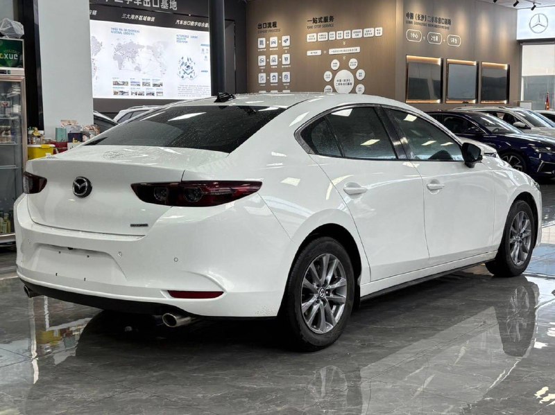 Mazda 3 2021 фото 2