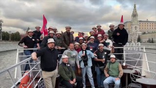 Мужчины, свистать всех наверх! Мы объявляем набор подписчиков на эксклюзивный круиз "Мужиков не очень дальнего плавания", который пронесётся 26 августа по Москве-реке.  Что нужно нам: 50 самых крепких, уверенных и тестостероновых кабанов из Москвы и област