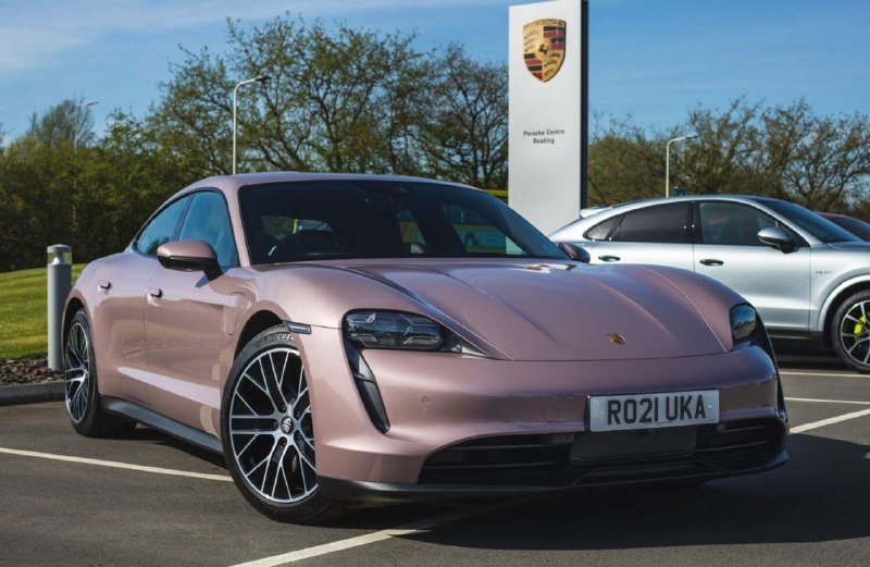 Porsche теряет рынок: продажи падают по всему миру