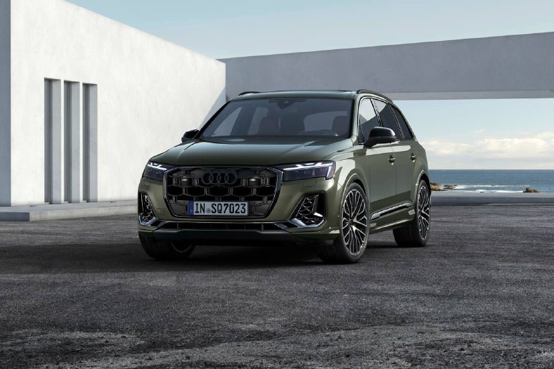 Сезон премьер от немцев продолжается. Теперь очередь Audi с обновленными Q7 и SQ