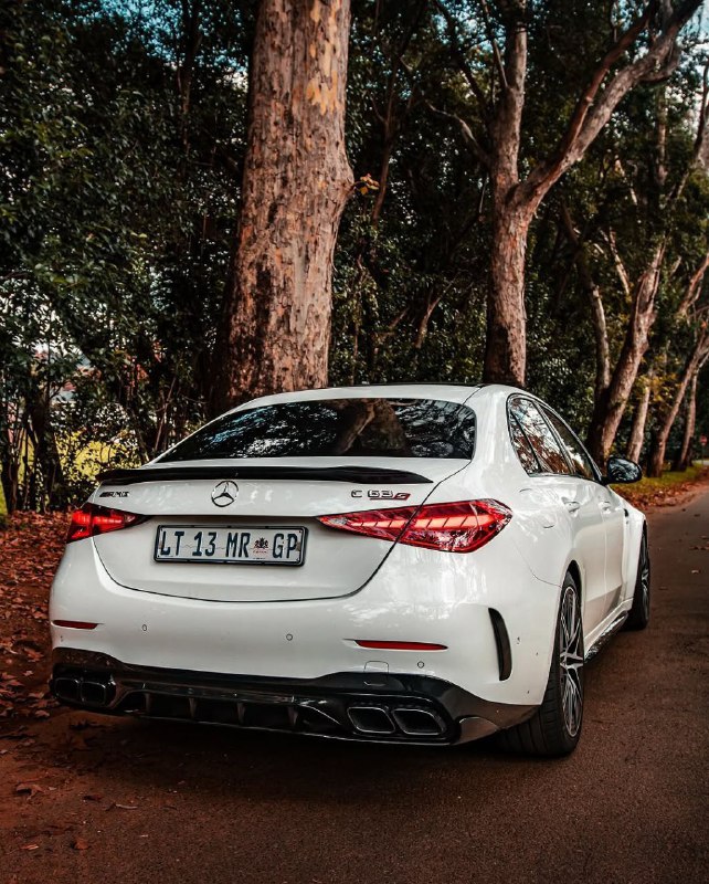 New C 63 S E AMG 670 HP 0-100 km/h 3.4 sec 8
