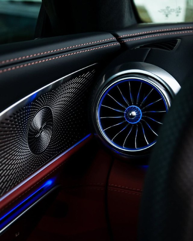 Mercedes Benz AMG GT63 Coupe 10