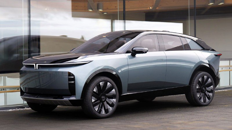 Индийская Tata показала роскошный кроссовер Avinya XВ рамках выставки Auto Expo