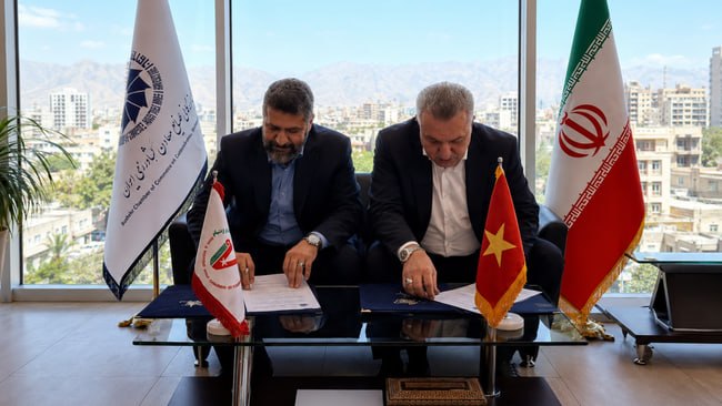اتاق ايران آنلاین: رئیس اتاق بوشهر خبر داد؛🔴 تفاهمنامه همکاری اتاق بوشهر و اتاق مشترک ایران و ویتنام امضا شد🔹 خورشید گزدرازی رئیس اتاق بوش