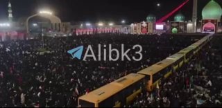המונים גדולים של מעריצים של המנהיג שנהרג נהרו למסגד ג'מקראן כדי להשתתף בטקס ההלוויה.