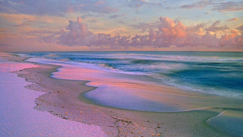 Gulf Islands glowBeach at sunrise, Gulf Islands National Seashore, Florida (© Tim Fitzharris/Minden Pictures)