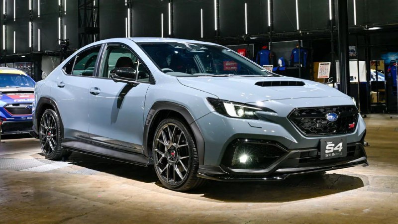 В Японии представили спортивную версию седана Subaru WRX 2